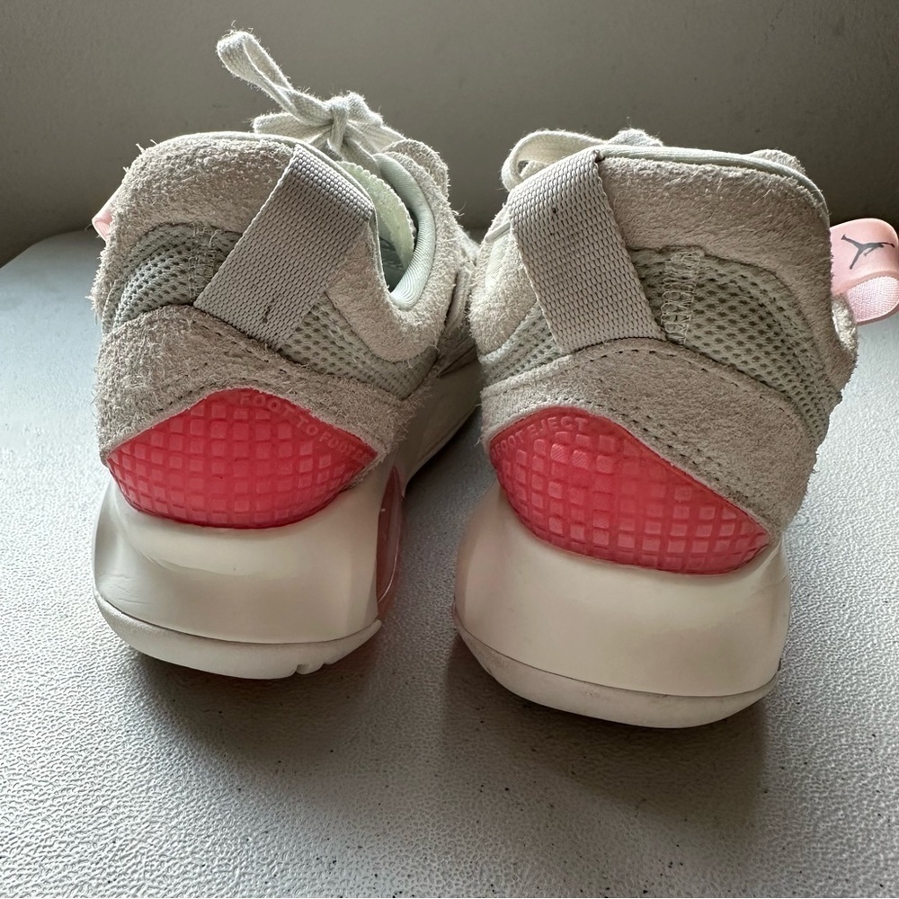Jordan ma2 bone suede woman’s sneakers - Picture 6 of 14